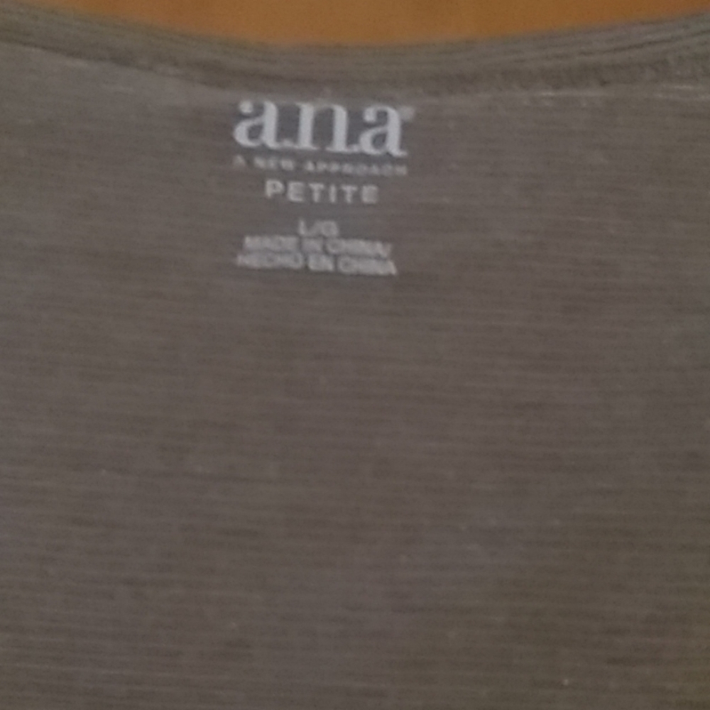 Ana top - Picture 2 of 2